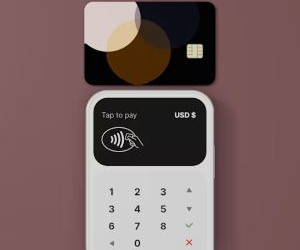 Forex ផ្តល់ឱកាសដើម្បីទទួលបានប្រាក់ចំណេញពីការប្រែប្រួលរវាងរូបិយប័ណ្ណសកលនៅក្នុងទីផ្សាររាវខ្ពស់ដែលធ្វើពាណិជ្ជកម្ម 24 ម៉ោងក្នុងមួយថ្ងៃ ប៉ុន្តែវាក៏ជាសង្វៀនដែលមានហានិភ័យខ្ពស់ផងដែរ ដោយសារអានុភាព ការប្រែប្រួលខ្លាំង និងផលប៉ះពាល់នៃព័ត៌មានម៉ាក្រូសេដ្ឋកិច្ច។ គន្លឹះគឺការធ្វើពាណិជ្ជកម្មជាមួយយុទ្ធសាស្រ្តច្បាស់លាស់ ការគ្រប់គ្រងហានិភ័យយ៉ាងតឹងរ៉ឹង ហើយមានតែដើមទុនដែលអ្នកអាចមានលទ្ធភាពបាត់បង់ដោយមិនប៉ះពាល់ដល់ស្ថិរភាពហិរញ្ញវត្ថុរបស់អ្នក។