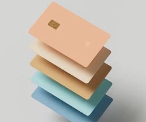 Forex ផ្តល់ឱកាសដើម្បីទទួលបានប្រាក់ចំណេញពីការប្រែប្រួលរវាងរូបិយប័ណ្ណសកលនៅក្នុងទីផ្សាររាវខ្ពស់ដែលធ្វើពាណិជ្ជកម្ម 24 ម៉ោងក្នុងមួយថ្ងៃ ប៉ុន្តែវាក៏ជាសង្វៀនដែលមានហានិភ័យខ្ពស់ផងដែរ ដោយសារអានុភាព ការប្រែប្រួលខ្លាំង និងផលប៉ះពាល់នៃព័ត៌មានម៉ាក្រូសេដ្ឋកិច្ច។ គន្លឹះគឺការធ្វើពាណិជ្ជកម្មជាមួយយុទ្ធសាស្រ្តច្បាស់លាស់ ការគ្រប់គ្រងហានិភ័យយ៉ាងតឹងរ៉ឹង ហើយមានតែដើមទុនដែលអ្នកអាចមានលទ្ធភាពបាត់បង់ដោយមិនប៉ះពាល់ដល់ស្ថិរភាពហិរញ្ញវត្ថុរបស់អ្នក។