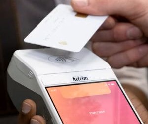 Forex ផ្តល់ឱកាសដើម្បីទទួលបានប្រាក់ចំណេញពីការប្រែប្រួលរវាងរូបិយប័ណ្ណសកលនៅក្នុងទីផ្សាររាវខ្ពស់ដែលធ្វើពាណិជ្ជកម្ម 24 ម៉ោងក្នុងមួយថ្ងៃ ប៉ុន្តែវាក៏ជាសង្វៀនដែលមានហានិភ័យខ្ពស់ផងដែរ ដោយសារអានុភាព ការប្រែប្រួលខ្លាំង និងផលប៉ះពាល់នៃព័ត៌មានម៉ាក្រូសេដ្ឋកិច្ច។ គន្លឹះគឺការធ្វើពាណិជ្ជកម្មជាមួយយុទ្ធសាស្រ្តច្បាស់លាស់ ការគ្រប់គ្រងហានិភ័យយ៉ាងតឹងរ៉ឹង ហើយមានតែដើមទុនដែលអ្នកអាចមានលទ្ធភាពបាត់បង់ដោយមិនប៉ះពាល់ដល់ស្ថិរភាពហិរញ្ញវត្ថុរបស់អ្នក។